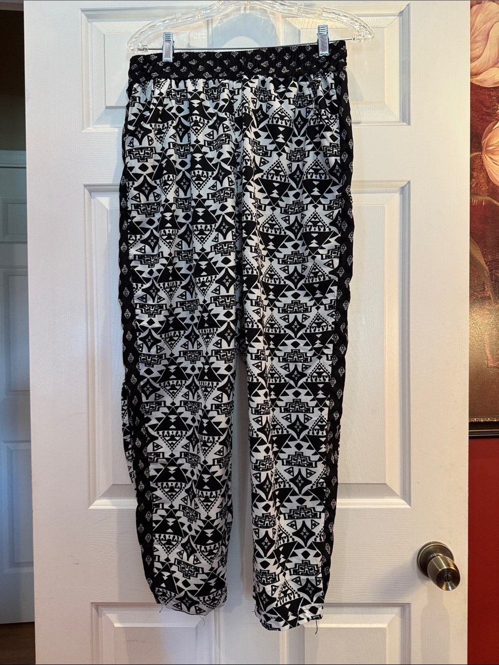 Rue21 Black and White Geometric Print Pants